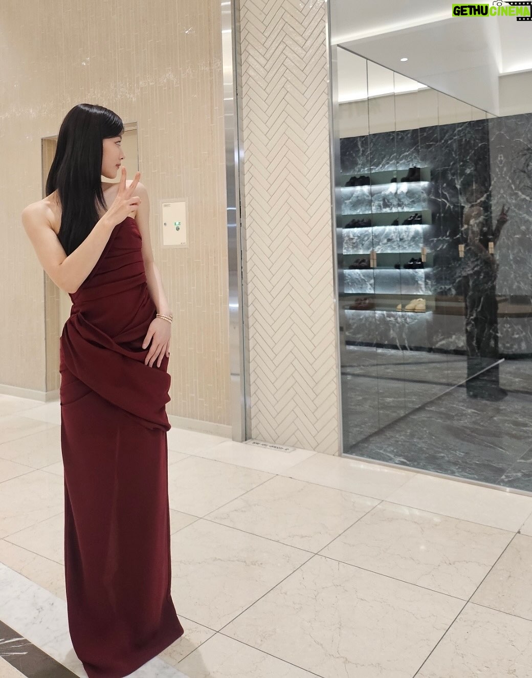 Kim You-jung - 4.1 Million Likes - 