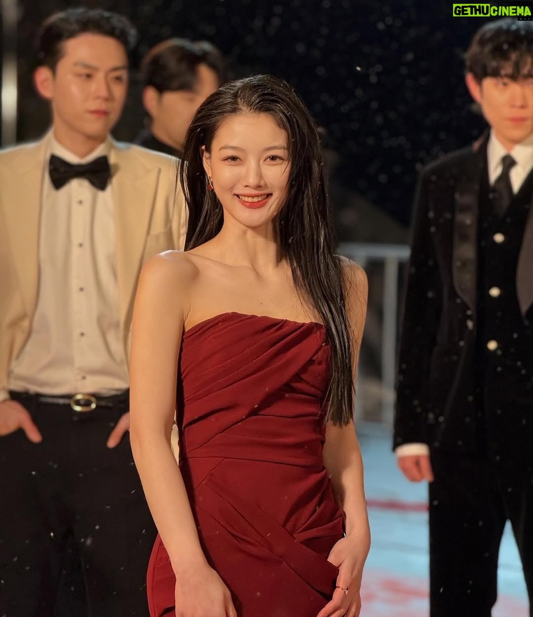 Kim You-jung - 3.2 Million Likes - 