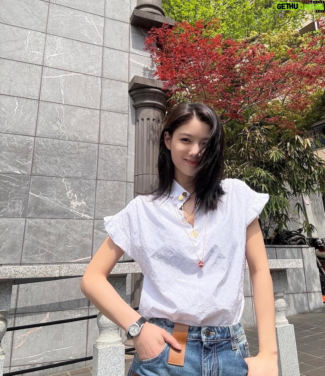 Kim You-jung - 3.2 Million Likes - 