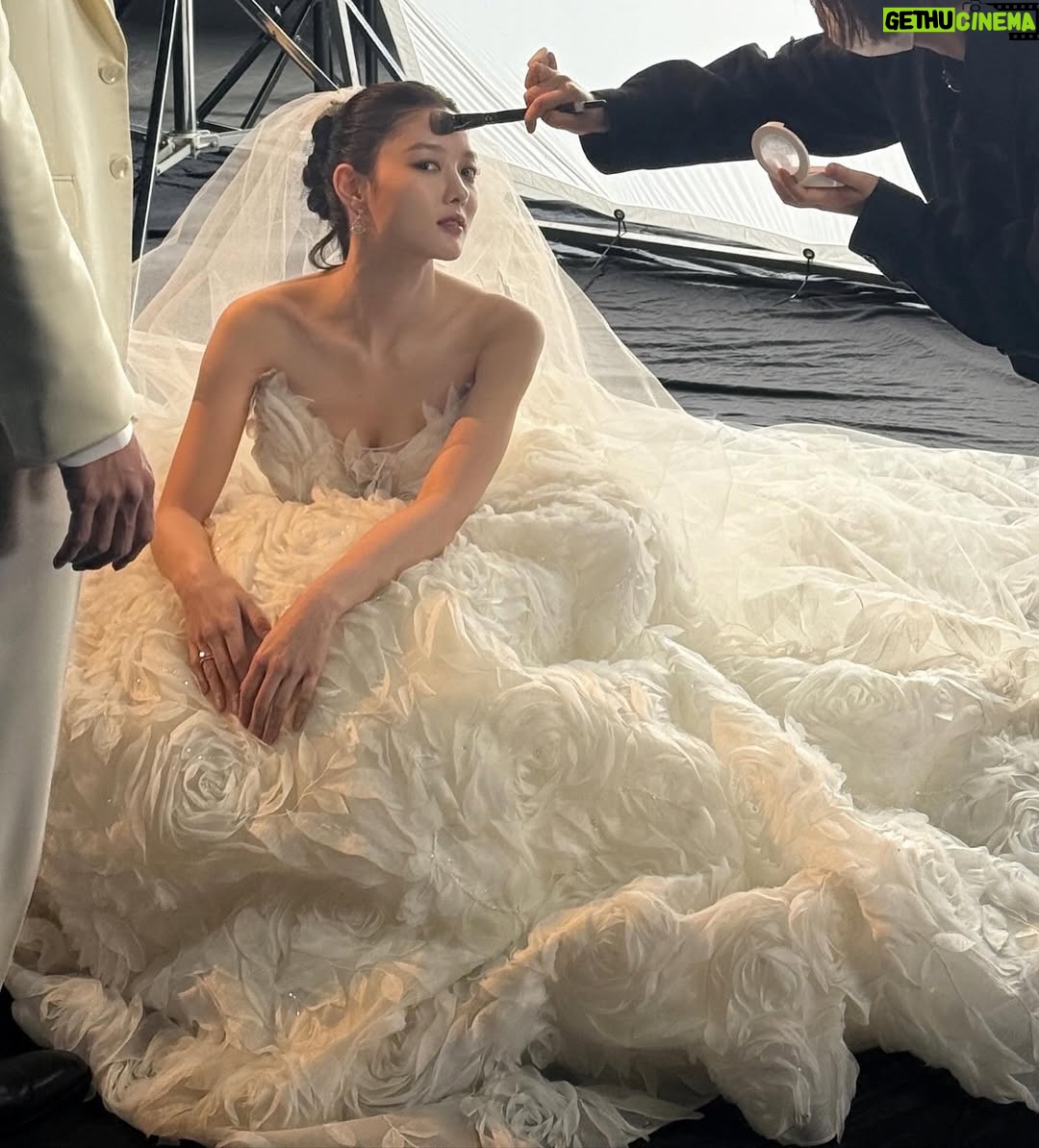 Kim You-jung - 2.5 Million Likes - 