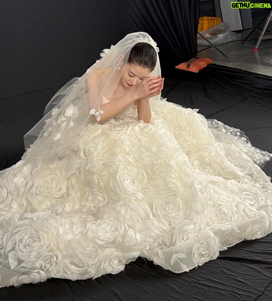 Kim You-jung - 2.5 Million Likes - 