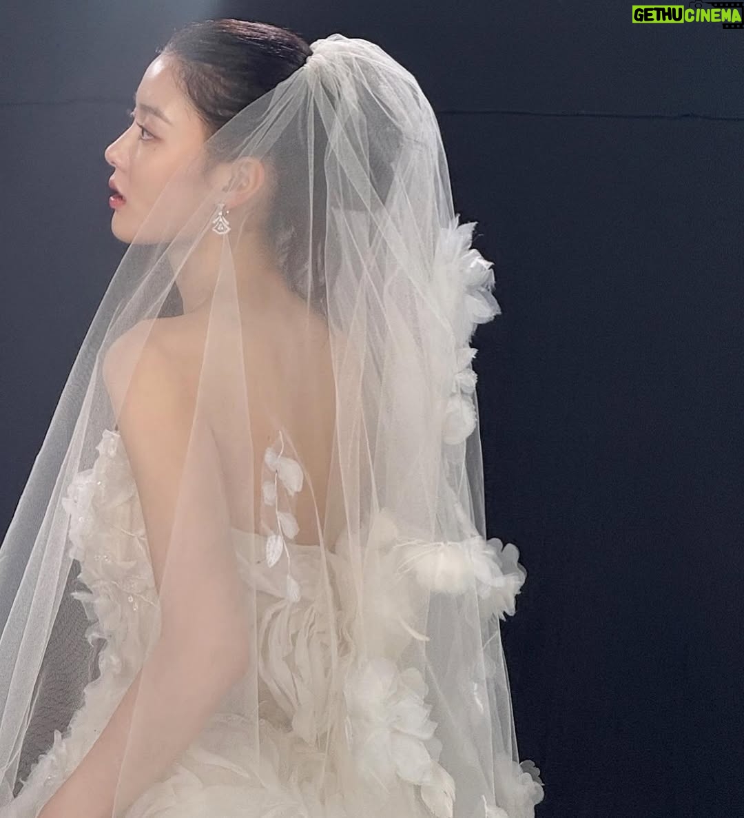 Kim You-jung - 2.5 Million Likes - 