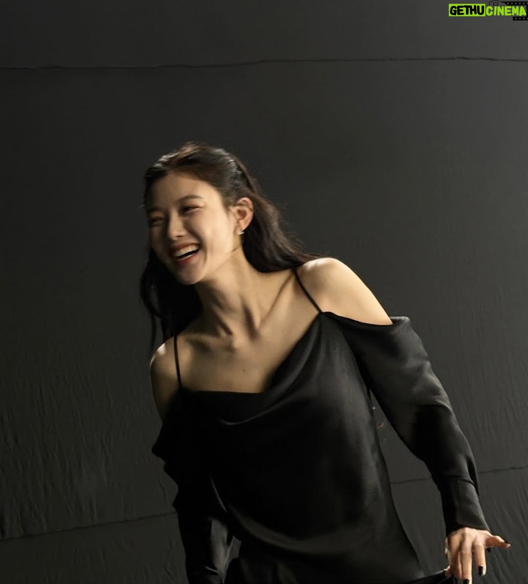 Kim You-jung - 2.5 Million Likes - 