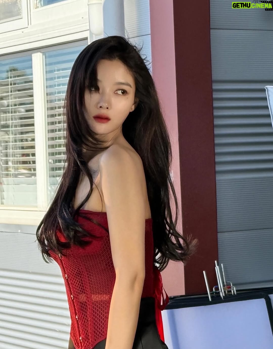 Kim You-jung - 4.1 Million Likes - 