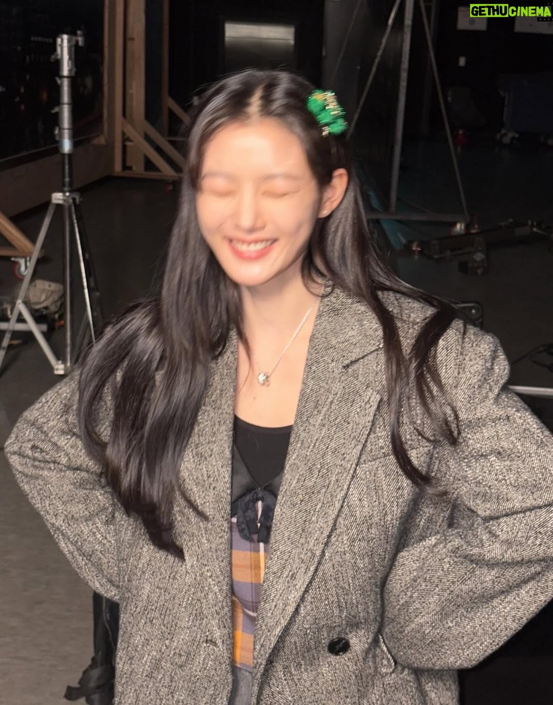 Kim You-jung - 4.1 Million Likes - 