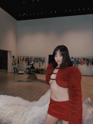 Kimberley Chen Instagram - 越難越愛🇻🇳