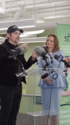 Kimberly Williams-Paisley Instagram - We are so grateful to our donors, our staff, our volunteers and @tristarcentennial for helping us open our SECOND LOCATION for @thestore_nashville! This has been a long time coming, and we are so happy to be welcoming many new customers off our waitlist today. Thank you to everyone who made this possible!! 💚💚💚💚💚💚💚 To donate, apply for aid, volunteer, or for more information, go to www.TheStore.org or click the link in bio. #loveatthecore @bradpaisley