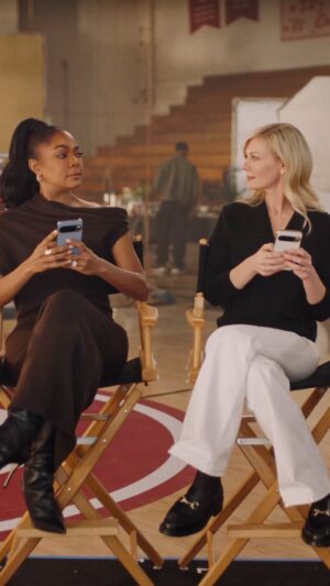 Kirsten Dunst Instagram - #sponsored There’s nothing like a little friendly outfit competition during the holidays. Shop and try on your NYE vibe virtually with Google. ✨🎉 #GoogleShoppingPartner