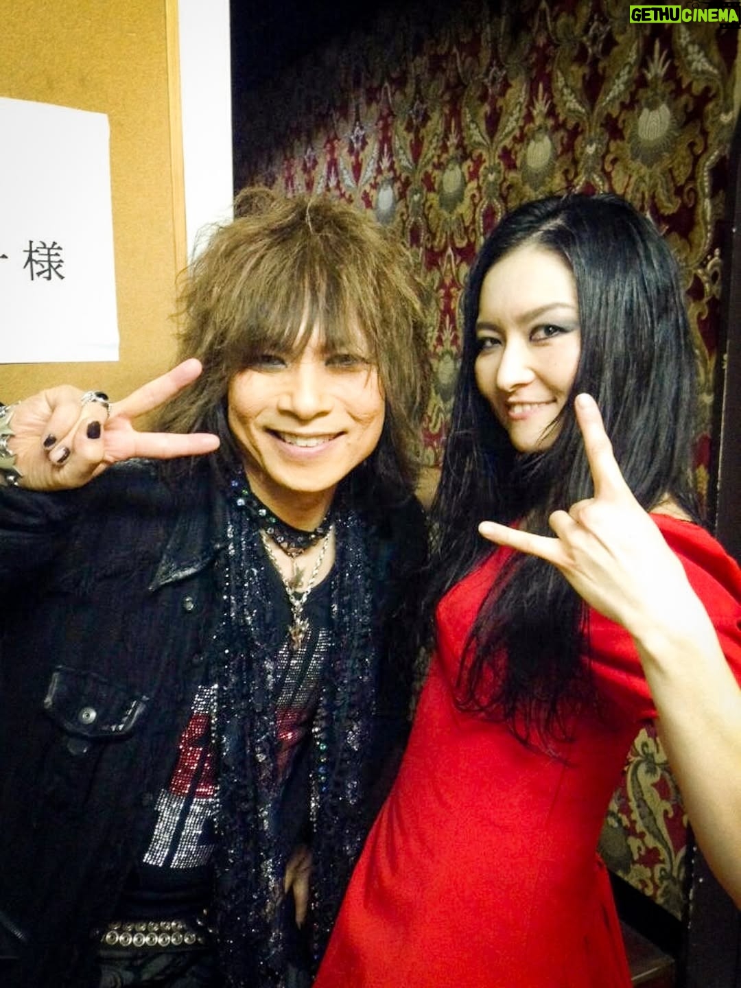 Kiyoshi - 13.3K Likes - B'z presents UNITE #02

w/ HEESEY-san
from THE YELLOW MONKEY

📸1&2: 2025.6.21
📸3&4: 2015.1.24
📸5: 2012.5.27