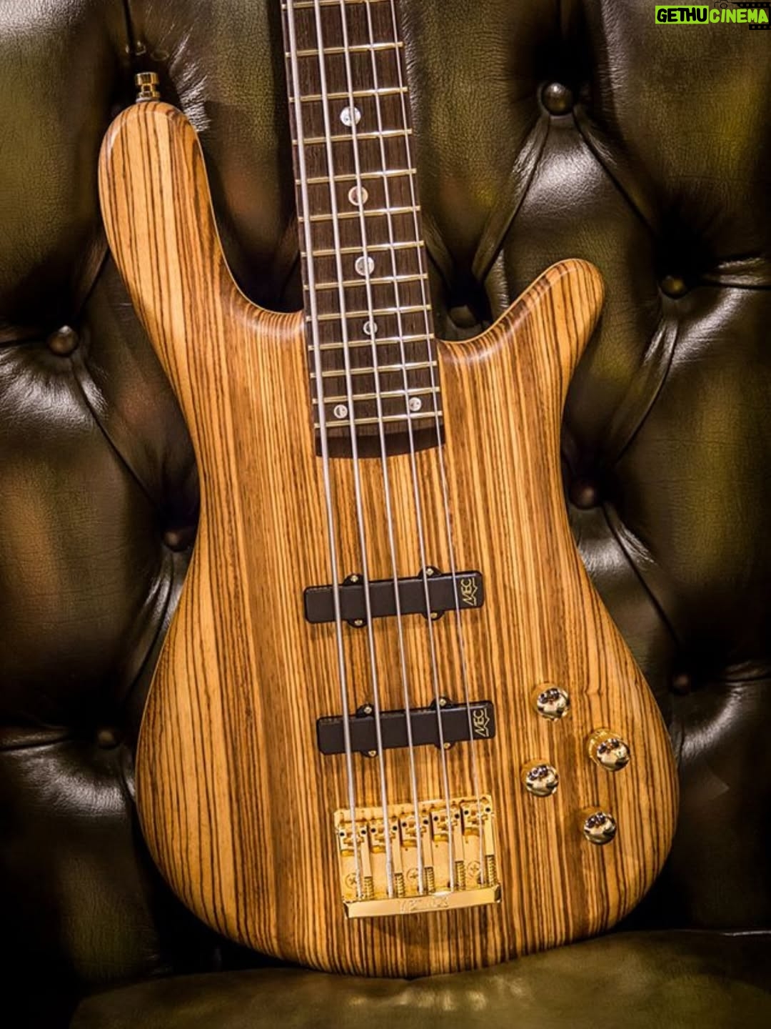 Kiyoshi - 8.9K Likes - Getting ready for my exhibition at Ikeshibu! (Details in bio)
No one puts a foot on my beautiful Warwick but me 😎