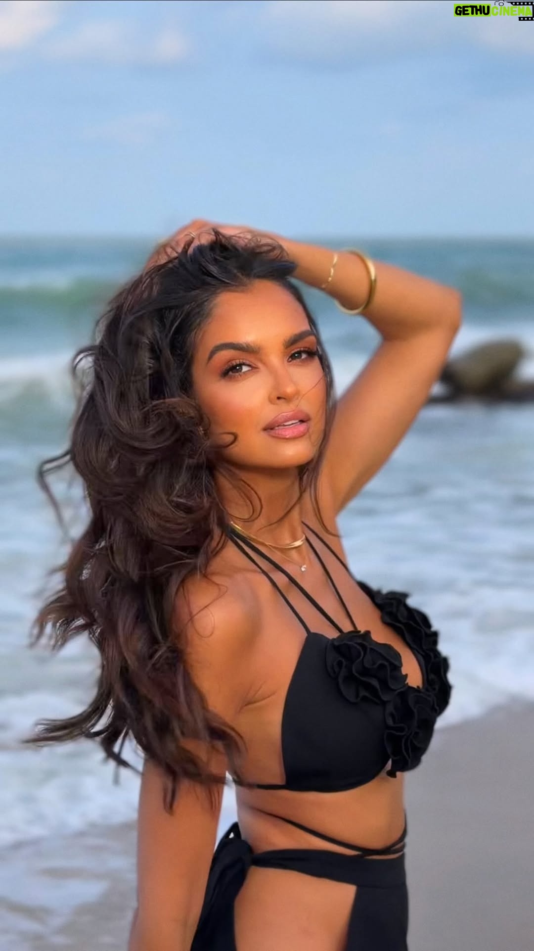 Klaudia El Dursi - 105.6K Likes - Czas na nowy rozdział...
Po 6 latach żegnam się z Hotelem Paradise. To był piękny czas, pełen niezapomnianych przygód, rozwoju i cudownych ludzi.
W życiu zawodowym przychodzi jednak moment, kiedy trzeba zrobić krok naprzód.
Przede mną nowe wyzwanie – dołączam do ekipy Top Model jako nowa prowadząca. Trzymajcie kciuki! 🤍