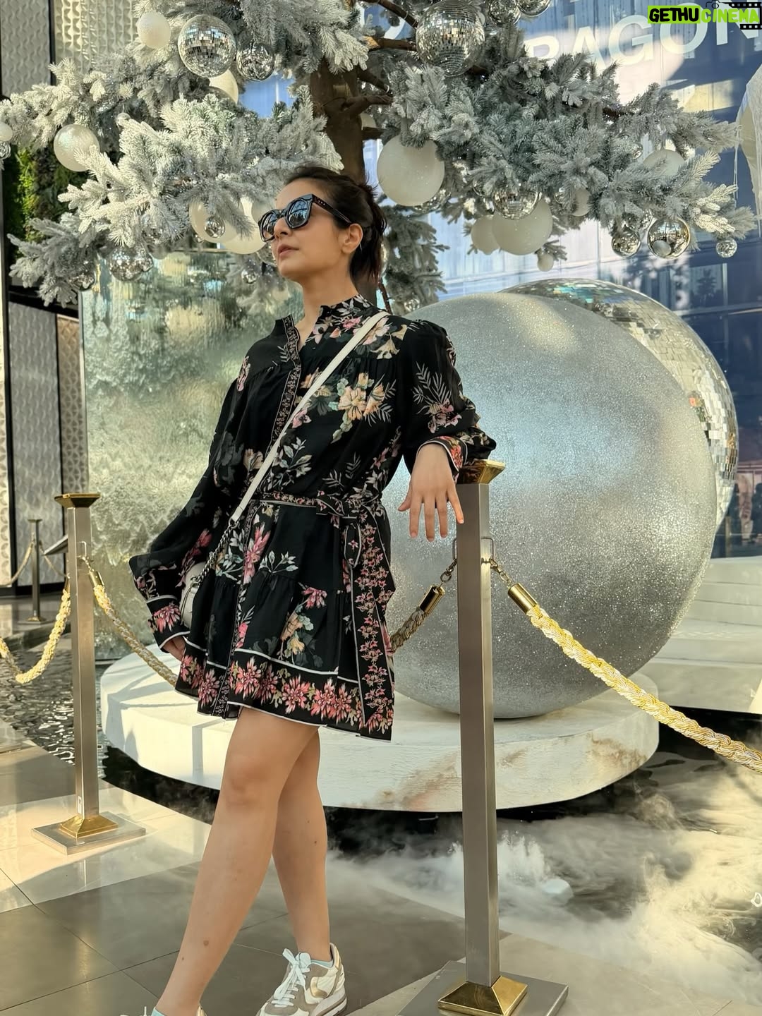 Koel Mallick - 293.6K Likes - Hi 👋 #happiness #love #blessings #traveldiaries #trip2026