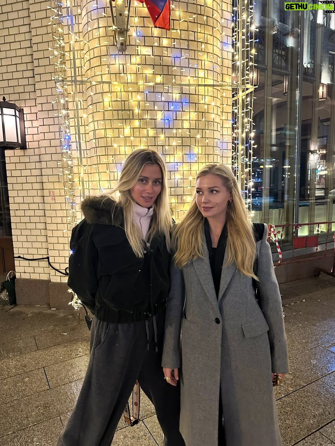 Kristina Asmus - 103.7K Likes - Сны Гарика про температуре 40