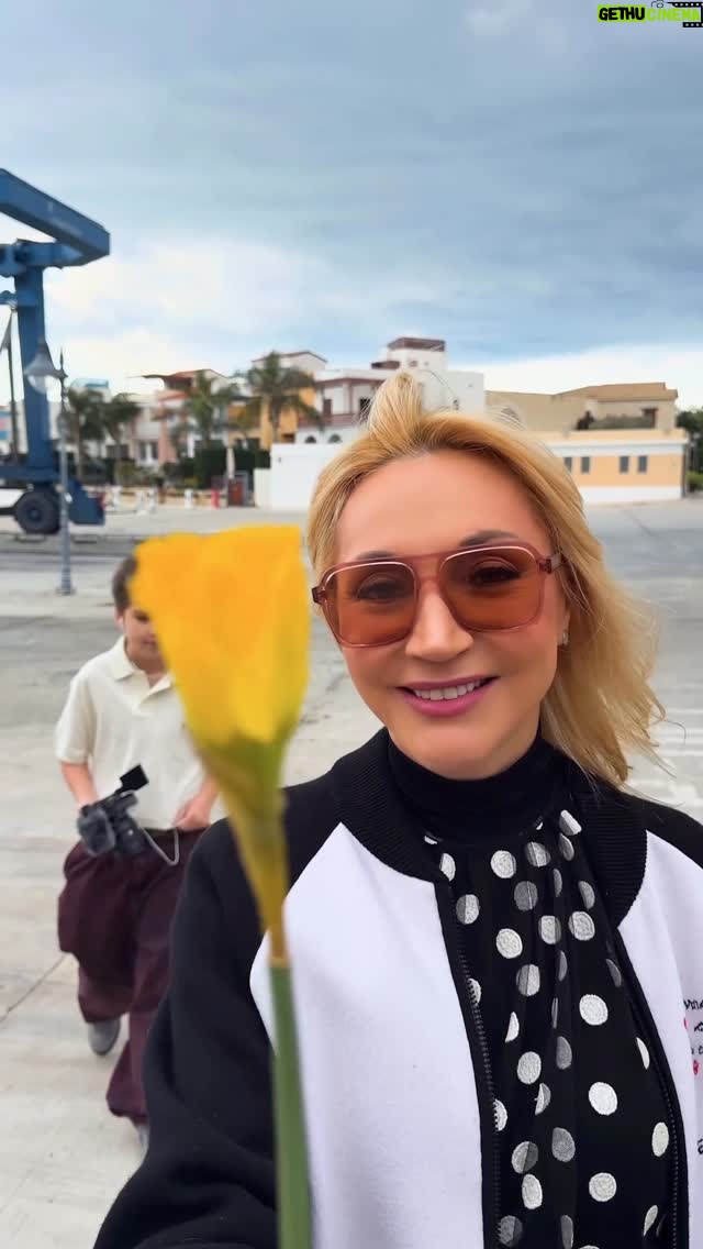 Kristina Orbakayte - 92.2K Likes - Первое Воскресенье Весны! Праздник жёлтых цветов 🌼 @alla_orfey  Весну разрешаем 💛 #кристинаорбакайте #kristinaorbakaite #аллапугачева #праздник @mata.limassol