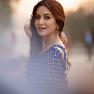 Kriti Kharbanda Instagram - #sundayblues :) 

.
.
.

Make up @heemaadattaani 
Photography @kartikkher 
Wearing @anjanabohra_official @dipublicrelations
Styled by @gaurvivdesai @nupur_p
Earrings @tribebyamrapali
Ring@ahsiambydulari @ascend.rohank
Handstack @@ishhaara
@ascend.rohank