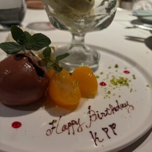 Kyary Pamyu Pamyu Instagram - 33歳になりました！ぞろめちゃん👀👀👀
みなさんたくさんのお祝いをありがとうございます🎂

Level33は15周年イヤーでもありますので、より一層頑張ってまいります！これからもよろしくね