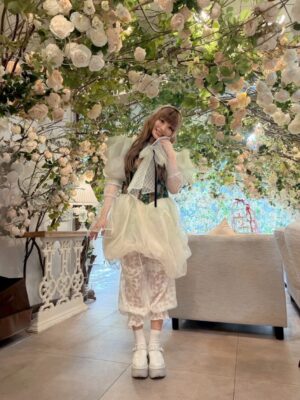 Kyary Pamyu Pamyu Instagram - Afternoon Tea Party
~Kyary’s Birthday ~3♡3
ありがとうございました！
みんなとゆっくりお茶しながらお話しできて本当に楽しかった〜！！！

実は3部ぜんぶ衣装もヘアメイクも違ったんだよ〜！またやろうね🫖良かったら感想も教えてね