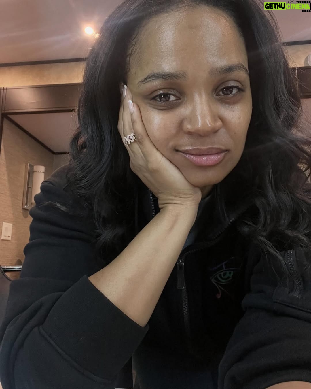 Kyla Pratt - 228.6K Likes - I love getting all dolled up but if you know me you know…..
One thing i will do….. is wash my face asap 😩😂

Taking care of my skin is so important to me. I feel my best with a fresh face. 

Tag your favorite skin products below. 

#skin #skincare #Skincareroutine #face