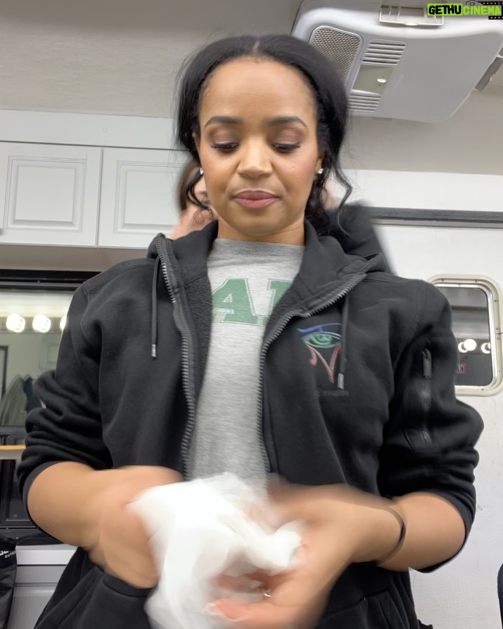 Kyla Pratt - 228.6K Likes - I love getting all dolled up but if you know me you know…..
One thing i will do….. is wash my face asap 😩😂

Taking care of my skin is so important to me. I feel my best with a fresh face. 

Tag your favorite skin products below. 

#skin #skincare #Skincareroutine #face
