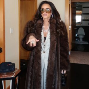 Kyle Richards Instagram - Channeling my Mom 💅😎

Suit @lagencefashion 
Coat @ducielondon 
Glasses @amazonlive (on my page) 
Make up @karinamorxoxo 
Hair @chrisrussellhair 
Jewlery @melindamaria_jewelry
