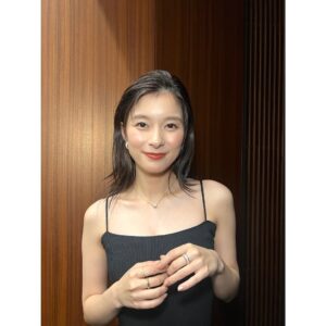 Kyoko Yoshine Instagram - 「第50回エランドール賞」

頂きました。
本当にありがとうございます。
これまでの出会いに感謝しながら
これからも一つ一つのお仕事に精一杯向き合い
精進していきます。

和久井さんが来てくださいました🥲♡
嬉しかったぁ！！！
ありがとうございました💐

改めて、いつも応援してくださる皆様、
支えてくださる関係者の皆様、
本当にありがとうございます！

昨年お世話になった方にたくさんお会いできて、
そしてたくさんおめでとうと言っていただけて
夢のような、ご褒美のような時間でした✨