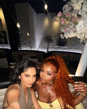LU KALA Instagram - Happy bday to ME!!!🥳💕 I’m truly becoming the woman of my dreams & I love that for me🧡 24hrs in Toronto with my girls, and we had a time!!!🎈🎂🎉

The Glam?!!! Thank you @viktorpeters & @sslays__ 🥹💕