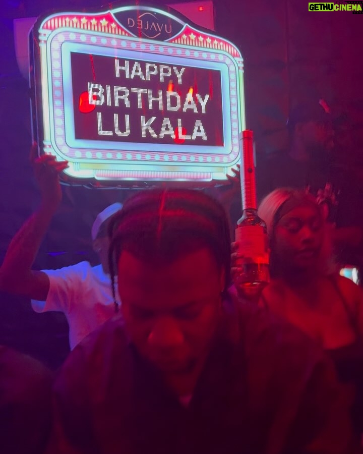 LU KALA - 4.4K Likes - Happy bday to ME!!!🥳💕 I’m truly becoming the woman of my dreams & I love that for me🧡 24hrs in Toronto with my girls, and we had a time!!!🎈🎂🎉

The Glam?!!! Thank you @viktorpeters & @sslays__ 🥹💕