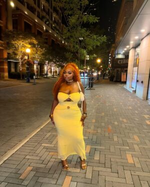 LU KALA Instagram - Happy bday to ME!!!🥳💕 I’m truly becoming the woman of my dreams & I love that for me🧡 24hrs in Toronto with my girls, and we had a time!!!🎈🎂🎉

The Glam?!!! Thank you @viktorpeters & @sslays__ 🥹💕