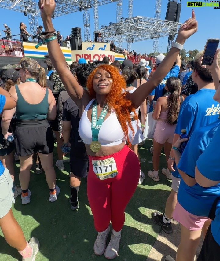 LU KALA - 3.8K Likes - Ran in a 5K race yesterday and my body did not let me down. I did it in 36 mins, 45 mins was my goal🥹🙏🏾 So proud of me!!! S/o my running gyal @mallory.laurenn for keeping me going🧡 @diplosrunclub was litttt!!!!