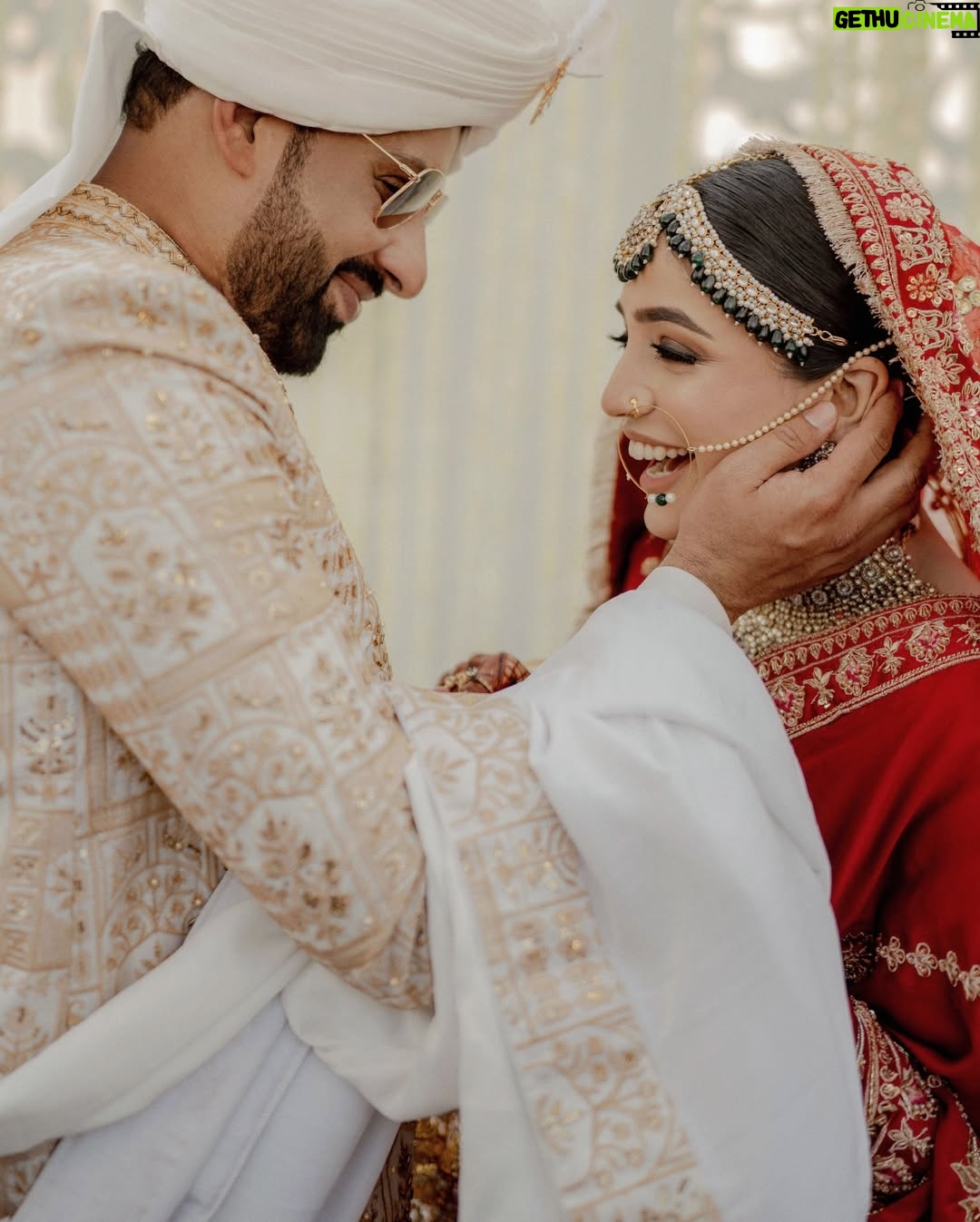 Laiba Khan - 432.9K Likes - @laibaakhanofficial smiling during her ruksati is the most beautiful thing ever. 🤍❤️