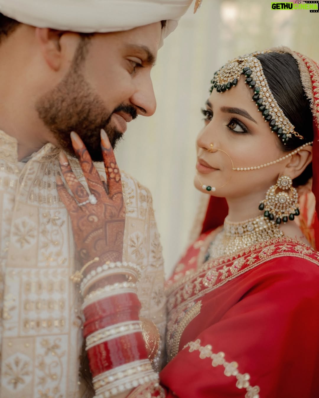 Laiba Khan - 432.9K Likes - @laibaakhanofficial smiling during her ruksati is the most beautiful thing ever. 🤍❤️