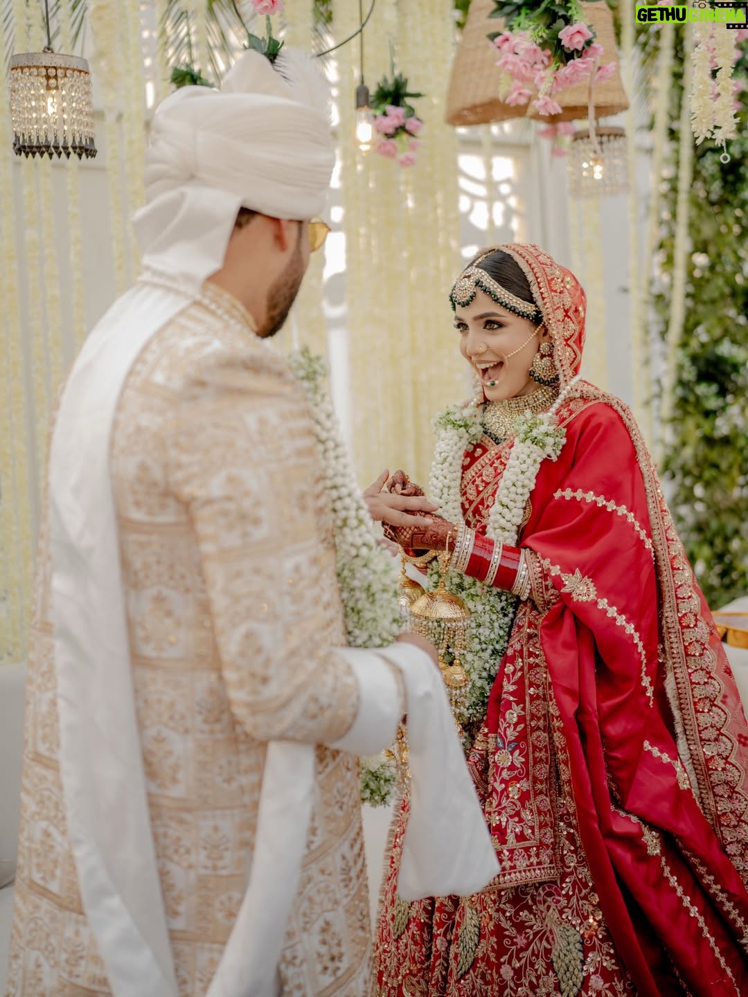 Laiba Khan - 1.4 Million Likes - Chun liya mainy tujhe 
  Sara jahaan rehne dia ❤️ Alhamdulillah 

💄 @zakia_rukia_salon 
👗 @nomanandbhaiya 
Groom’s outfit @zasonsofficial 
📸 @abdulsamadzia 
💎 @divine_jewels.official
Floral mala @munibasofficial 
Floral  chadar @aziz_flora_1 
Managed by @0fficialmahnoorkhan @trickytechagency 
Mashallah