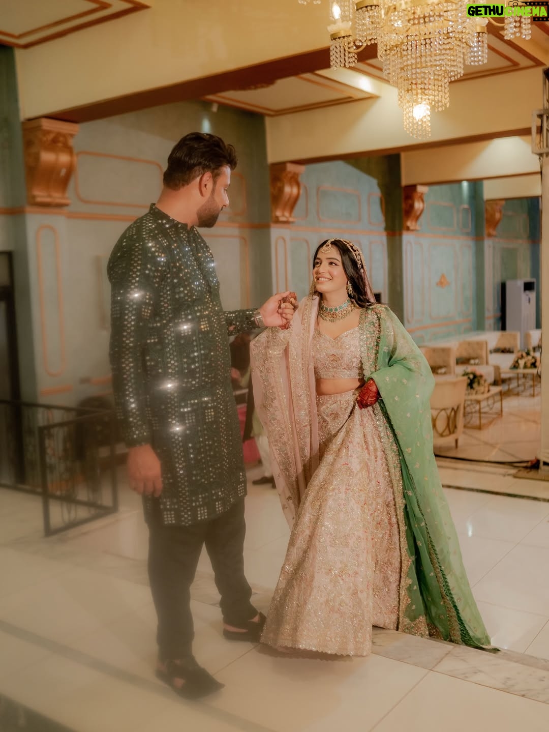 Laiba Khan - 595.5K Likes - Mehendi Night ✨
💄 @zakia_rukia_salon
👗 @aneelas_collection @aneelaspk @aneelas.formals 
Groom’s Outfit @zasonsofficial
💎 @jewelexjewelry 
📷 @Abdulsamadzia 
mehndi @mehndi_by_aamnaalishba 
Nails @kiranfaizan.kian
Managed by @trickytechagency @0fficialmahnoorkhan