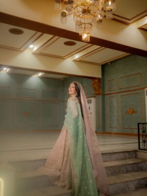 Laiba Khan Instagram - Mehendi Night ✨
💄 @zakia_rukia_salon
👗 @aneelas_collection @aneelaspk @aneelas.formals 
Groom’s Outfit @zasonsofficial
💎 @jewelexjewelry 
📷 @Abdulsamadzia 
mehndi @mehndi_by_aamnaalishba 
Nails @kiranfaizan.kian
Managed by @trickytechagency @0fficialmahnoorkhan