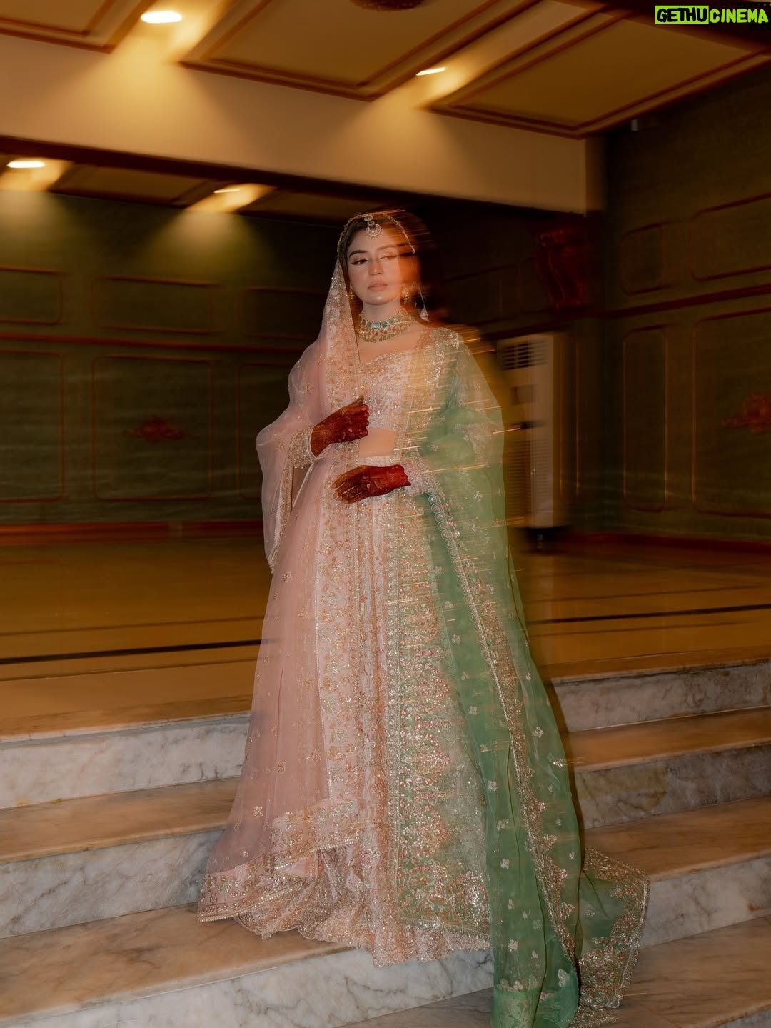 Laiba Khan - 595.5K Likes - Mehendi Night ✨
💄 @zakia_rukia_salon
👗 @aneelas_collection @aneelaspk @aneelas.formals 
Groom’s Outfit @zasonsofficial
💎 @jewelexjewelry 
📷 @Abdulsamadzia 
mehndi @mehndi_by_aamnaalishba 
Nails @kiranfaizan.kian
Managed by @trickytechagency @0fficialmahnoorkhan