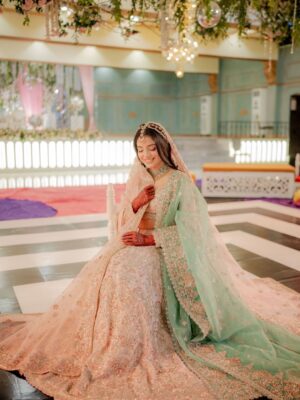 Laiba Khan Instagram - Mehendi Night ✨
💄 @zakia_rukia_salon
👗 @aneelas_collection @aneelaspk @aneelas.formals 
Groom’s Outfit @zasonsofficial
💎 @jewelexjewelry 
📷 @Abdulsamadzia 
mehndi @mehndi_by_aamnaalishba 
Nails @kiranfaizan.kian
Managed by @trickytechagency @0fficialmahnoorkhan