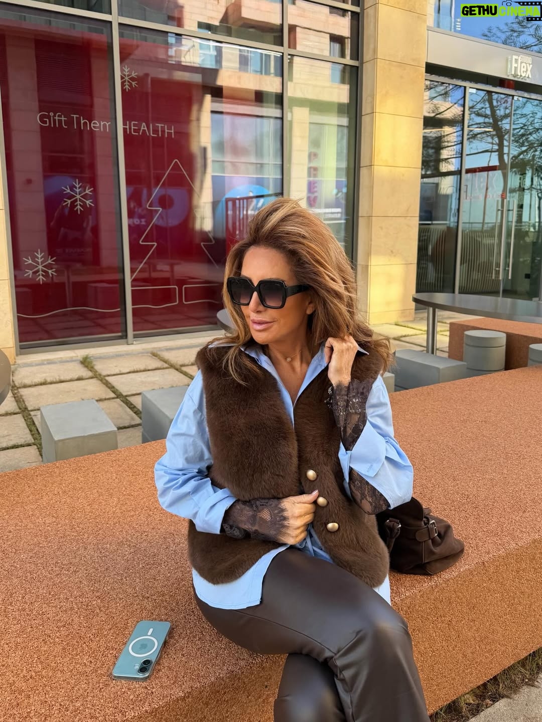Lama Lawand - 1.9K Likes - 🤎 

Hair @joseph.a.zgheib 
Dressed by @boutiqueviviane