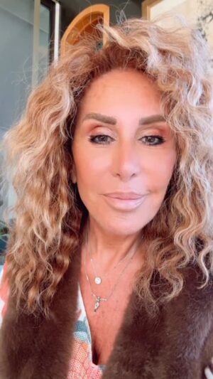 Lama Lawand Instagram - بعد فيه ٤ أيام فقط لتسجلوا أساميكم يا مغتربين ! بدكم التغيير ؟ تفضلوا اتسجلوا لتستطيعوا تنتخبوا بالبلد يللي انتوا عايشين فيه! لبنان بحاجة لالكم لاصواتكم لنبني مستقبل مشرف لاولادنا و اولادهم ! 

There are only 4 days left to register your names, expatriates! Do you want change? Go ahead and register so you can vote in the country where you live! Lebanon needs you, needs #your votes, to build a bright future for our children and their children!

#lebanesediaspora #election#lebanon
