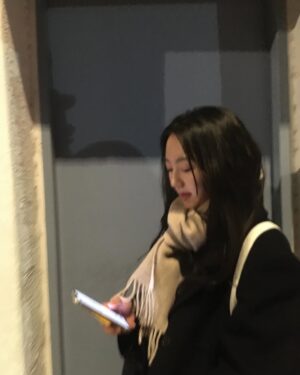 Lami Instagram - 새해 복 많이 받으세요🙇🏻‍♀️✨
2025년에도 화이팅🫶🏻