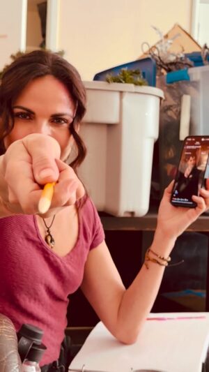 Lana Parrilla Instagram - Just for giggles 😈👑🤭 #LongLiveTheQueen
#ouat