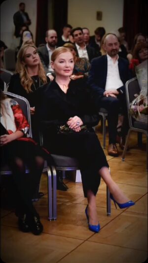 Larisa Verbitskaya Instagram - «Нет ничего противнее женщин, которые душатся дешевыми духами.»🤗
Так писала Агата Кристи в своей книге «Невероятная кража».😊 
Знаете, когда женщина говорит, что она не пользуется парфюмом, это значит, что она просто пока еще не нашла свой аромат.
▫️▫️▫️▫️▫️▫️▫️▫️▫️▫️▫️▫️▫️▫️
 
21 год подряд в Москве проходит премия «Аромат года». Главное для экспертного жюри, чтобы парфюм был с несравненным колоритом изысканности и загадочности. В нем безупречно уживаются роскошь и простота, соблазн и сдержанность. Женщина в таком аромате мила и изящна, темперамента и независима, перед ее обаянием невозможно устоять! #парфюм #премия #ароматгода #духи # #parfum #ниша @fotoselena #ларисавербицкая