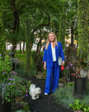 Larisa Verbitskaya Instagram - Фестиваль «Сады и люди», который проходит на ВДНХ,  стал заметной приметой августа. Там можно полюбоваться красотой природных форм, найти вдохновение и идеи для своего сада. 
#сад  #садыилюди #идеидизайна #ландшафтныйдизайн #ларисавербицкая