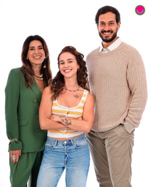 Laryssa Ayres Instagram - #EXCLUSIVO 📲 Confira imagens inéditas de Uma Babá Milionária, nova novelinha Original Globoplay, que estreia no dia 17 de março. 

Você vai conhecer a história de Carolina (Laryssa Ayres), que foi separada da filha ainda no hospital e, anos depois, é contratada por Horácio (Paulo Gorgulho) para cuidar da neta Eduarda (Juju Teófilo) — filha de Fernando (Raphael Vianna), seu antigo amor. O reencontro reacende sentimentos, mas também atrai a inveja de Valentina (Fernanda Paes Leme) e Dolores (Bia Seidl).

📸: Ricardo Bufolin/Globoplay