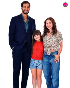 Actress Laryssa Ayres HD Photos and Wallpapers March 2026