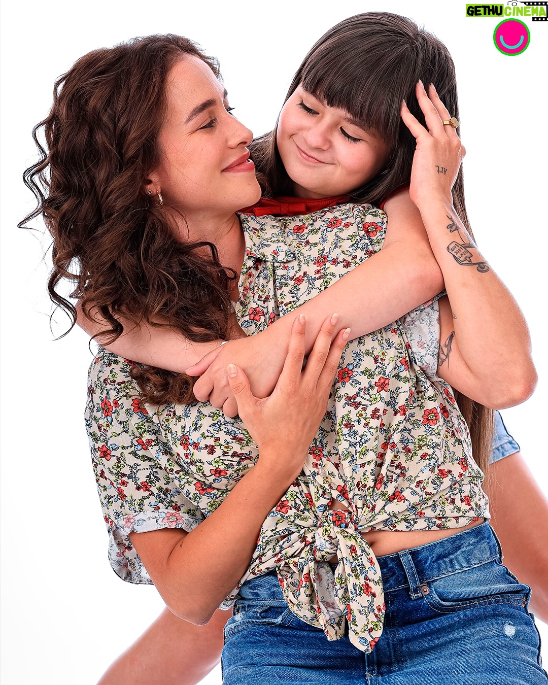 Laryssa Ayres - 14.9K Likes - #EXCLUSIVO 📲 Confira imagens inéditas de Uma Babá Milionária, nova novelinha Original Globoplay, que estreia no dia 17 de março. 

Você vai conhecer a história de Carolina (Laryssa Ayres), que foi separada da filha ainda no hospital e, anos depois, é contratada por Horácio (Paulo Gorgulho) para cuidar da neta Eduarda (Juju Teófilo) — filha de Fernando (Raphael Vianna), seu antigo amor. O reencontro reacende sentimentos, mas também atrai a inveja de Valentina (Fernanda Paes Leme) e Dolores (Bia Seidl).

📸: Ricardo Bufolin/Globoplay
