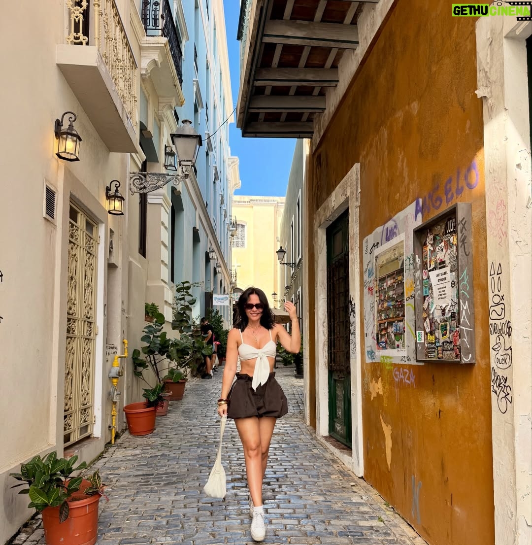 Laura Carmine - 11.9K Likes - Puerto Rico SanSe photo dump 

1. Llegando a las fiestas de la SanSe @ Viejo San Juan
2. Lista para ir de prensa por la película 
3. Arrancando la SanSe
4. Con Telemundo PR y mi amigo de la vida Jasond
5. Mi bebida favorita: Piña Colada
6. My Friends
7. Selfie
8. Mis amigos desde hace años 
9. Mi Bandera
10. With this lovely person 
11. I love SanSe
12. Lo mejor
13. Mi mejor amiga de toda la vida 
14. Disfrutando 
15. Una reina de verdad Orlanis
16. Sacando lo salsera 

Faltan más fotos de éste viaje