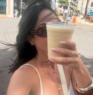 Laura Carmine Instagram - Puerto Rico SanSe photo dump 

1. Llegando a las fiestas de la SanSe @ Viejo San Juan
2. Lista para ir de prensa por la película 
3. Arrancando la SanSe
4. Con Telemundo PR y mi amigo de la vida Jasond
5. Mi bebida favorita: Piña Colada
6. My Friends
7. Selfie
8. Mis amigos desde hace años 
9. Mi Bandera
10. With this lovely person 
11. I love SanSe
12. Lo mejor
13. Mi mejor amiga de toda la vida 
14. Disfrutando 
15. Una reina de verdad Orlanis
16. Sacando lo salsera 

Faltan más fotos de éste viaje
