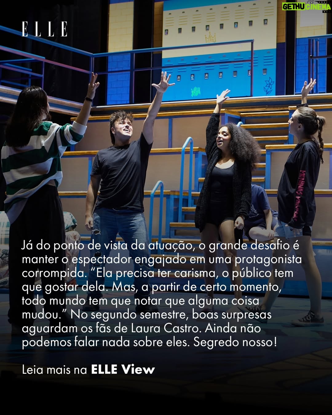 Laura Castro - 12.9K Likes - A adaptação nacional de @meninasmalvadasomusicalbr, estrelada pela atriz, cantora e dubladora @lauracastro, estreou em março, no Teatro Santander, em São Paulo, e, desde então, o espetáculo — baseado em um dos grandes clássicos dos anos 2000 escrito por Tina Fey — tem lotado sessões todos os fins de semana. Além do sucesso da montagem, Laura também coleciona um feito marcante: é dela o título de ser a primeira atriz negra a interpretar Cady Heron na história das remontagens do musical ao redor do mundo. 

Na #ELLEView de maio, nosso editor @pedrojcamargo_ se encontrou com as estrelas dos musicais mais bem-sucedidos do ano e, entre camarins, backstages e coxias, elas revelaram o caminho árduo que percorreram até aqui. Quer ler a reportagem completa? Acesse elle.com.br e assine nossa revista digital, com conteúdos exclusivos. É só R$12,50 por mês! (fotos: @rogeriocavalcanti)