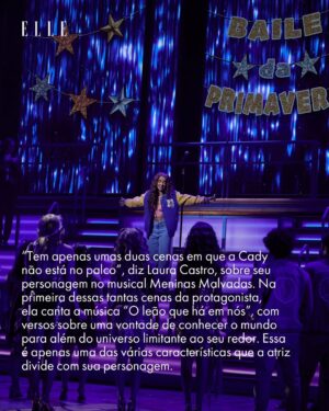 Laura Castro Instagram - A adaptação nacional de @meninasmalvadasomusicalbr, estrelada pela atriz, cantora e dubladora @lauracastro, estreou em março, no Teatro Santander, em São Paulo, e, desde então, o espetáculo — baseado em um dos grandes clássicos dos anos 2000 escrito por Tina Fey — tem lotado sessões todos os fins de semana. Além do sucesso da montagem, Laura também coleciona um feito marcante: é dela o título de ser a primeira atriz negra a interpretar Cady Heron na história das remontagens do musical ao redor do mundo. 

Na #ELLEView de maio, nosso editor @pedrojcamargo_ se encontrou com as estrelas dos musicais mais bem-sucedidos do ano e, entre camarins, backstages e coxias, elas revelaram o caminho árduo que percorreram até aqui. Quer ler a reportagem completa? Acesse elle.com.br e assine nossa revista digital, com conteúdos exclusivos. É só R$12,50 por mês! (fotos: @rogeriocavalcanti)