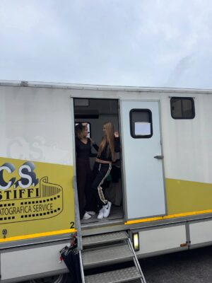 Laura Chiatti Instagram - Sul set del nuovo film “Quasi Vera” 🎬
Soon 🔜